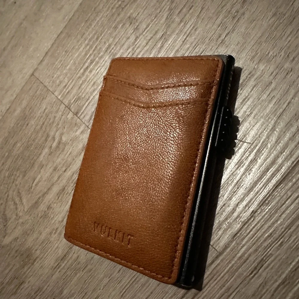 Vulkit Card Slider Wallet - Picture 1 of 5